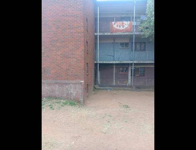 1 BEDROOM APARTMENT FOR SALE IN SOUTH HILLS